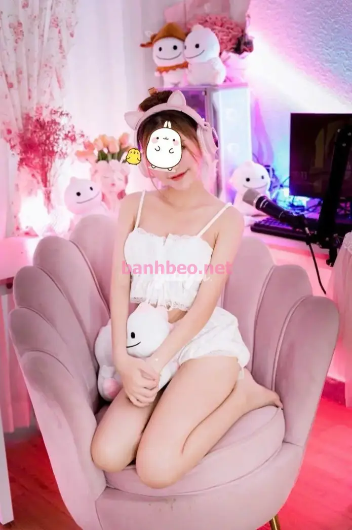 BÉ XOÀI NON ĐÁNG YÊU DỄ THƯƠNG